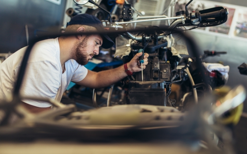 Đội Ngũ Kỹ Thuật Viên Chuyên Nghiệp Và Tận Tâm