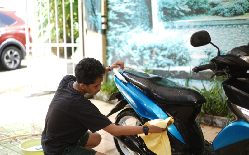 Dịch vụ Sơn Dặm và Làm Mới Vỏ Xe Máy tại Làng 168