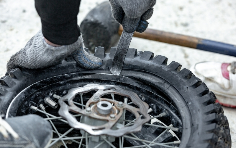 Quy Trình Vá Xe Máy Tận Nơi Chuyên Nghiệp Tại Làng 168