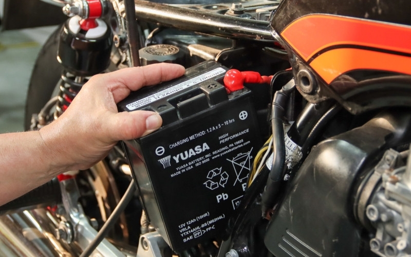 Thay Bình Xe Máy Tại Nhà Dịch Vụ Nhanh Chóng Chỉ Trong 15 Phút