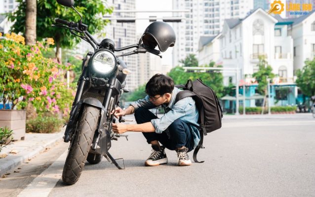 xe máy chết máy giữa đường